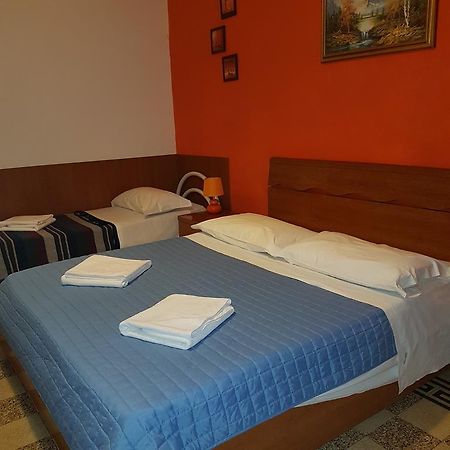 רומא Guesthouse Ava מראה חיצוני תמונה